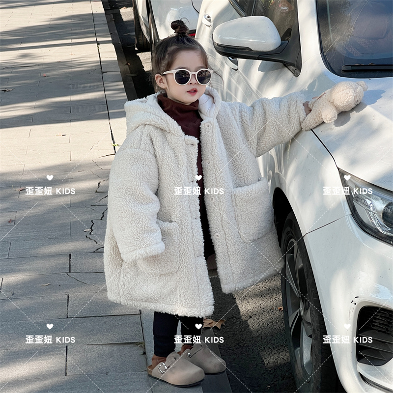 歪歪妞韩国童装2023冬季女童洋气时髦两面穿中长款羊羔毛外套大衣
