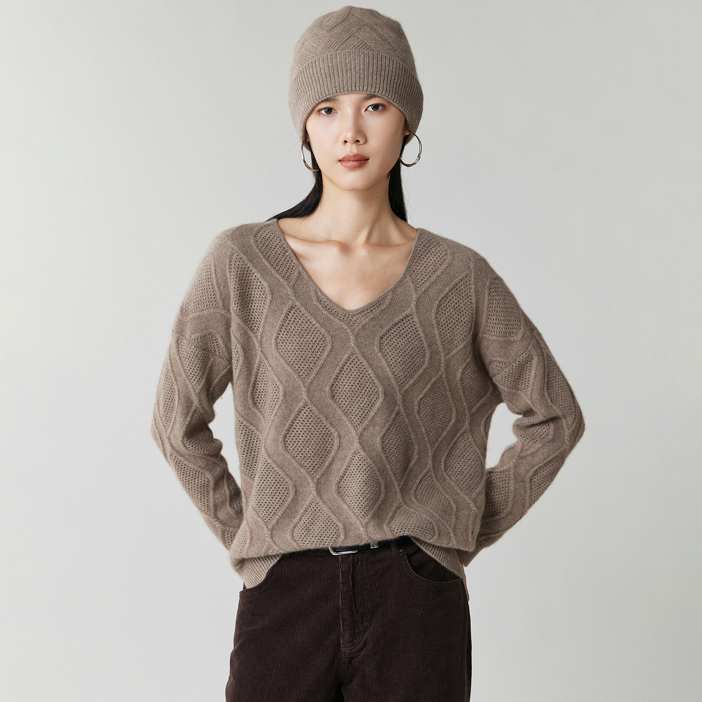 2025秋冬新款100%山羊绒衫女V领针织打底衫宽松显瘦百搭毛衣上衣,淘宝优惠券,粉丝福利购,淘宝优惠卷