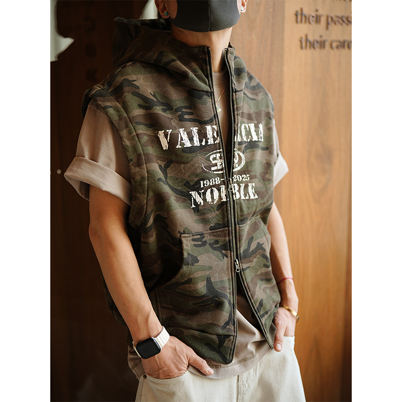 美式复古字母印花迷彩连帽马甲男士秋冬潮流新款破洞做旧运动背心,淘宝优惠券,粉丝福利购,淘宝优惠卷