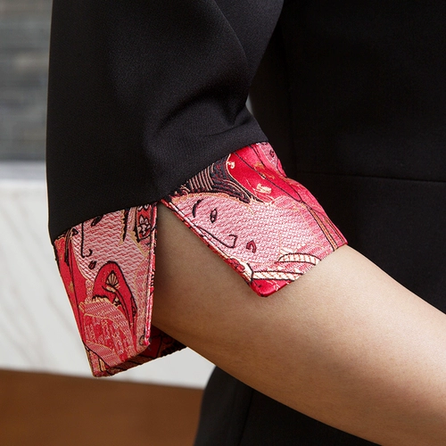 Управляющий кассиром девушки управляющий