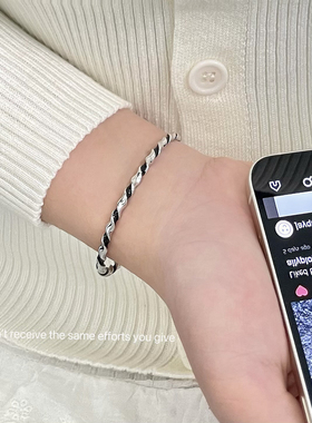 S925纯银黑色拼接麻花扭曲开口手镯时尚手环小众高级感百搭款