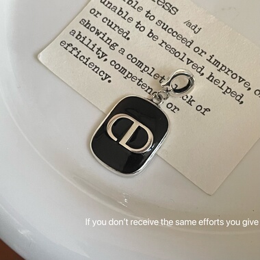 S925纯银字母cd吊坠潮流ins风简约高级感毛衣网红爆款轻奢