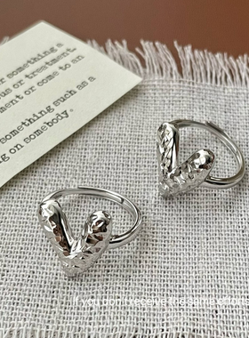 S925纯银碎冰冰爱心捶打纹戒指女时尚小众甜美心形开口指环ins