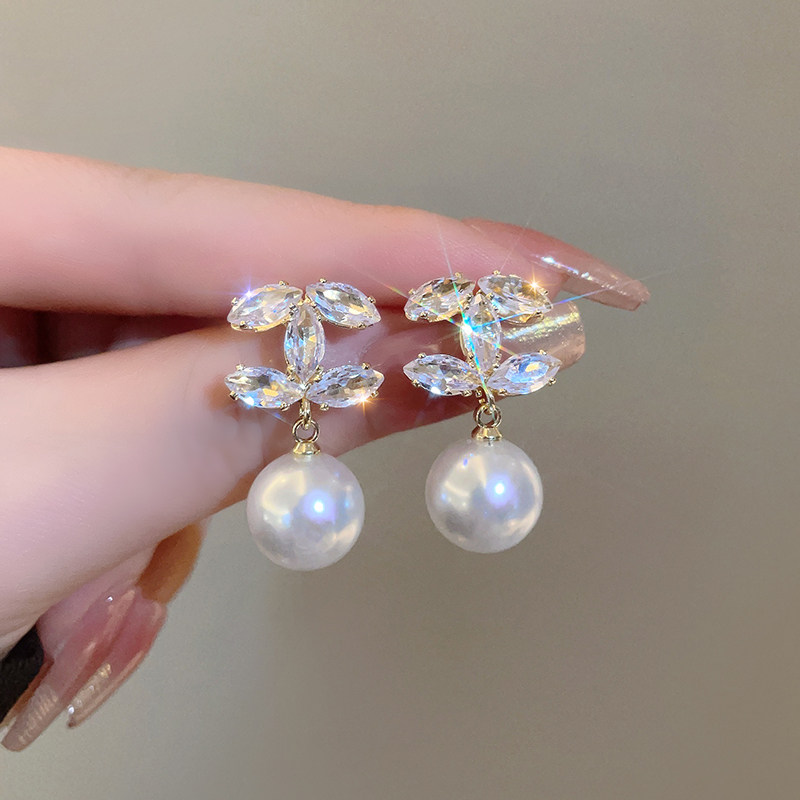 设计感锆石珍珠耳环女小众独特轻奢法式耳钉高级感时尚精致耳饰