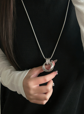 unbeaten银色缠绕圆环项链毛衣链