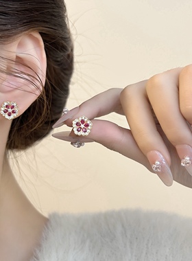 unbeaten轻奢锆石花朵项链套装