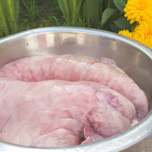 Fresh frozen pork lungs fresh black pork