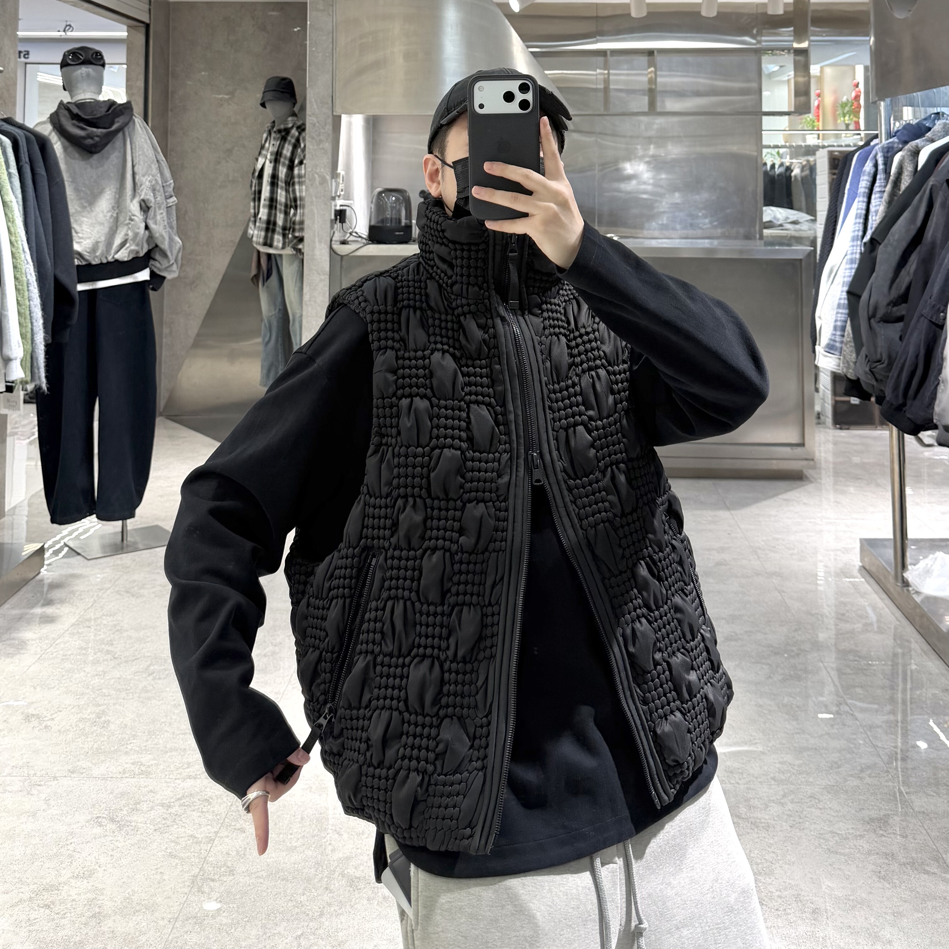 日言潮牌冬季立领鹅绒马甲男暗黑设计款发泡工艺宽松青年羽绒外套 - 图1