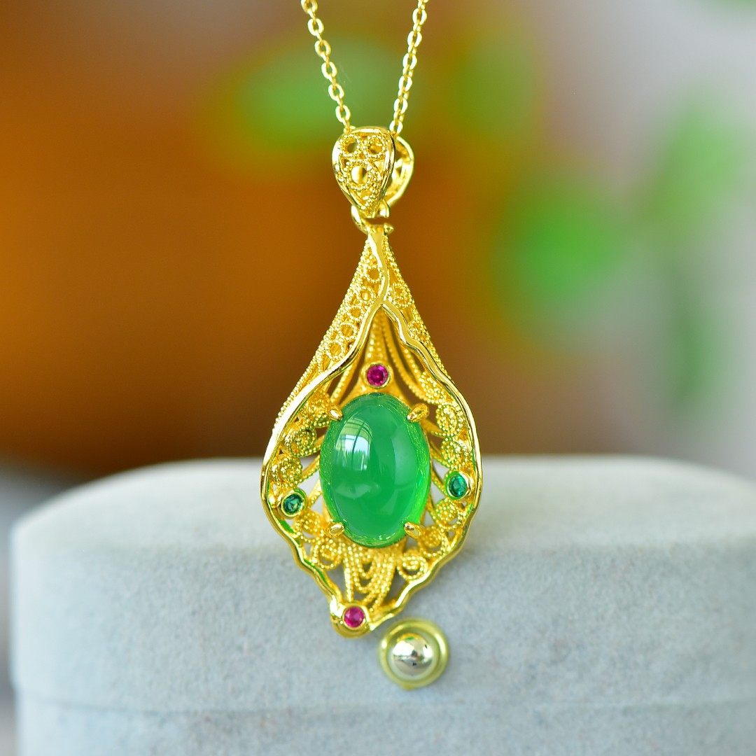 古法金镶嵌绿玉髓蛋面杏叶花配彩锆镂空吊坠女时尚锁骨链碧玉挂件,淘宝优惠券,粉丝福利购,淘宝优惠卷