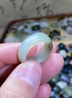 和田玉籽料青白玉带翠卡17戒指随型古风戒圈玉环文玩珠串跑圈挂饰