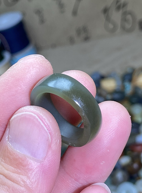 和田玉籽料戒指满皮沙枣青糖青戒圈指环古风随型文玩珠串跑环挂饰