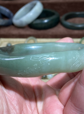 和田玉手镯俄料三色带翠随型圆条镯子复古风大圈口  圈口59.2