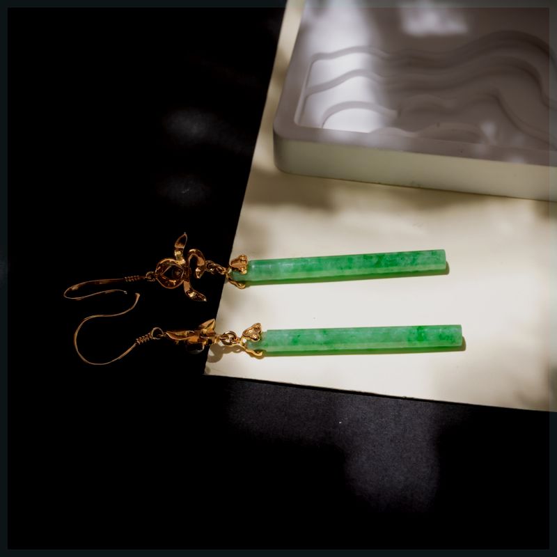 天然绿色玉髓长款耳环女古法金镶嵌烧蓝工艺耳饰国风简约气质耳钩