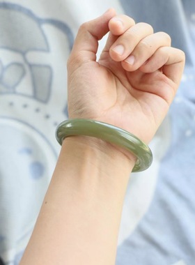 圈口保真天然和田玉手镯57圈口证书6061345和田玉湖绿色 青海料