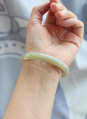 保真天然和田玉手镯55圈口证书编号11120470和田玉晴水色 青海料