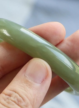 保真天然和田玉手镯54圈口证书编号6061316和田玉湖绿色 青海料