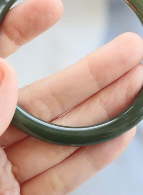 保真天然和田玉手镯63圈口证书5293010和田青绿色 青海黄口料圆条