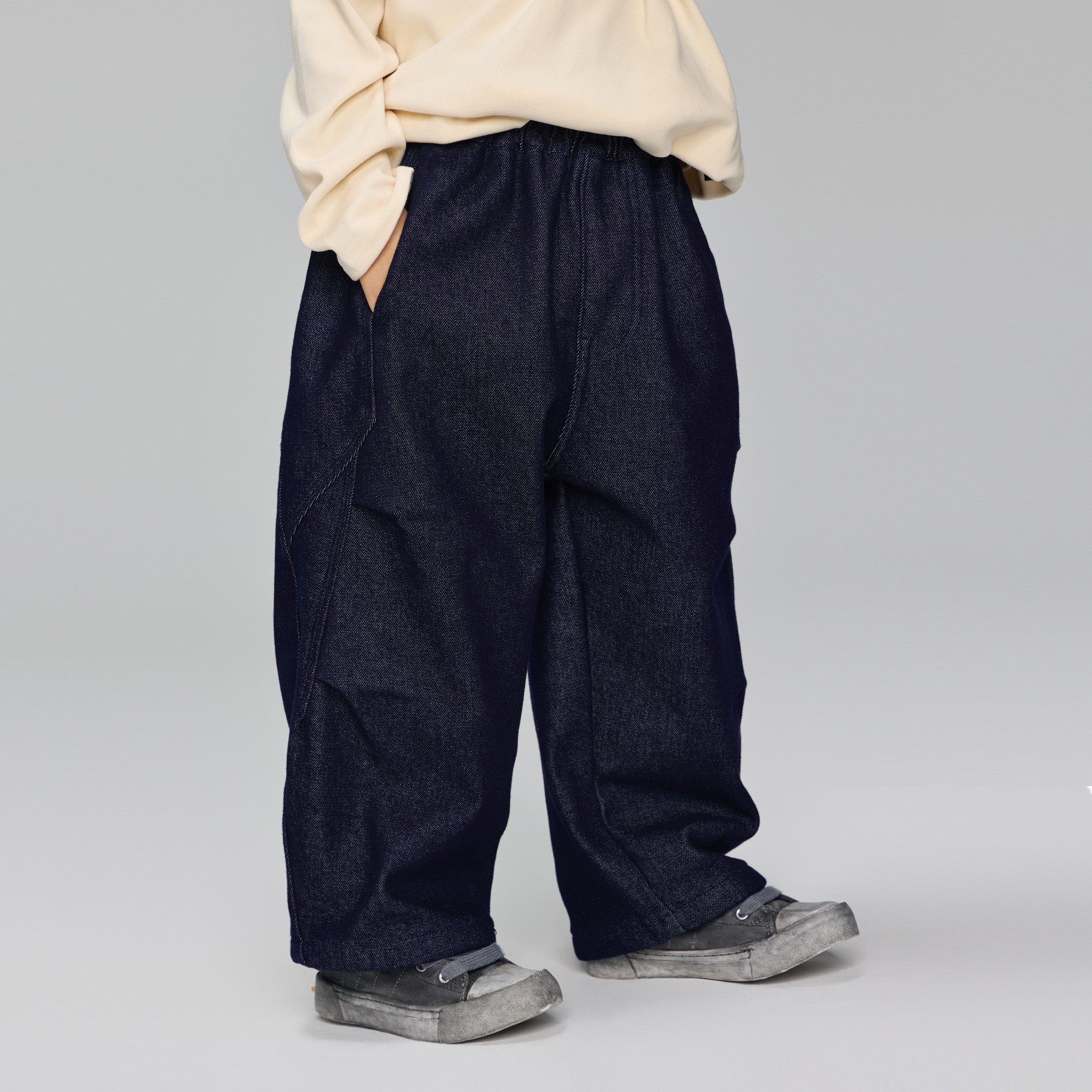 2025冬季新款童装儿童加厚保暖休闲长裤男中大童一体绒牛仔裤子潮 - 图1