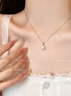 方糖锆石吊坠钛钢项链女银色轻奢小众设计高级感锁骨链气质颈链