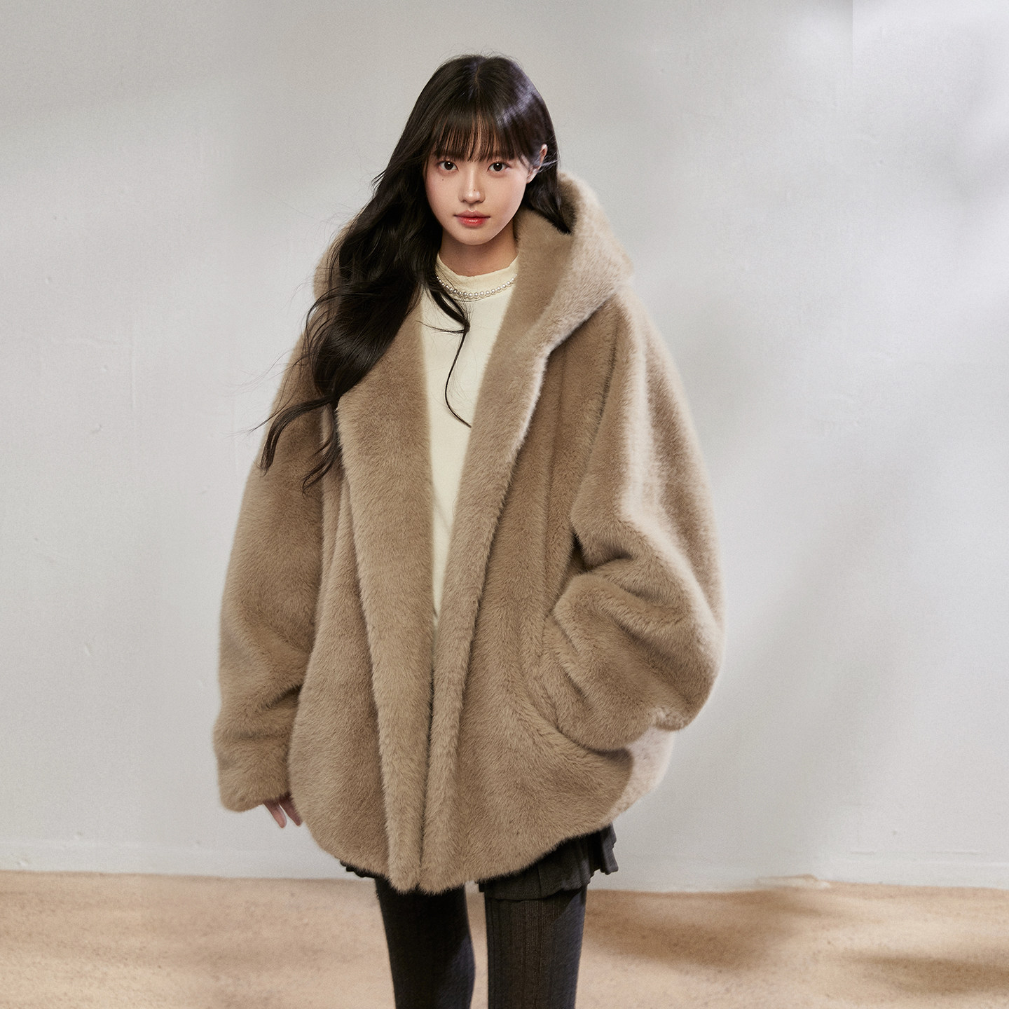 King Prince慵懒连帽斗篷短款大衣女秋冬宽松皮毛一体毛呢外套,淘宝优惠券,粉丝福利购,淘宝优惠卷