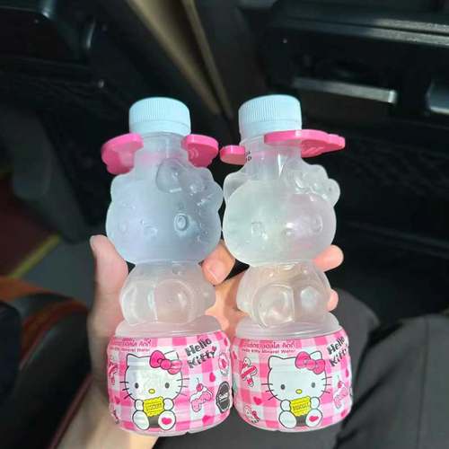 泰国三丽鸥Hellokitty矿泉水纯净水带原装挂绳凯蒂711同款图案 - 图2