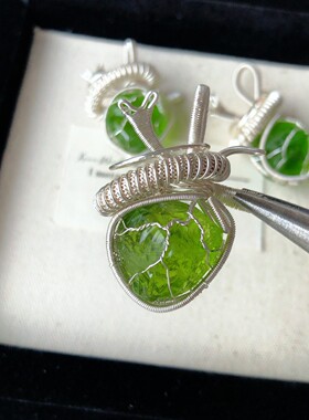 SUIYI 绿是春的心脏 情人节礼物闺蜜生日礼物 纯手工心脏绕线吊坠