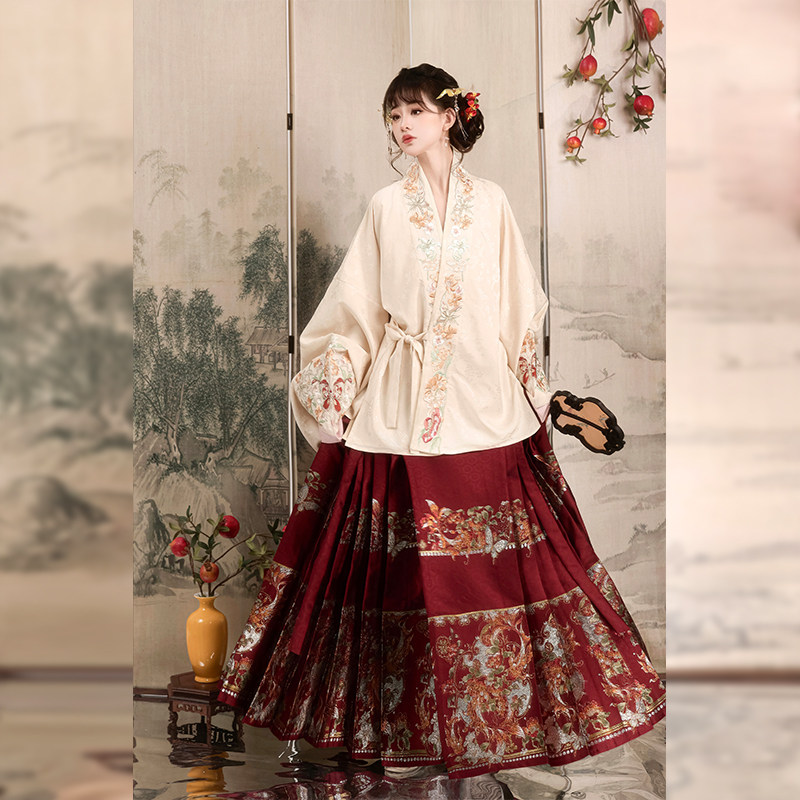 茗月萱【花雾锦鲤】明制汉服女交领对穿交织金马面裙日常套装秋冬,淘宝优惠券,粉丝福利购,淘宝优惠卷