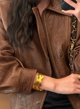 bvminc 杨树林字母不规则纹路金色开口手镯