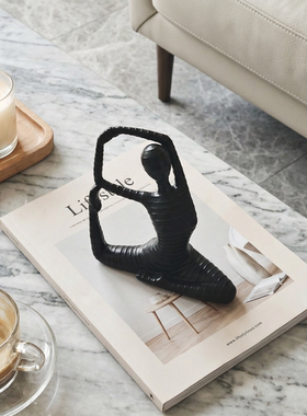 现代简约黑色抽象人物雕塑摆件