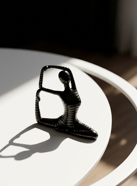 现代简约黑树脂瑜伽人物摆件