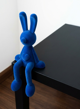 ins网红蓝色兔子毛绒桌面摆件