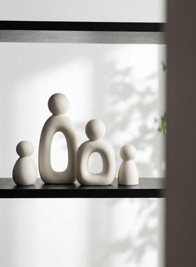 简约现代创意人物造型陶瓷摆件