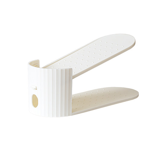 Mehrschichtige Trennwände in Schuhschränken sind platzsparende Aufbewahrungsmöglichkeiten