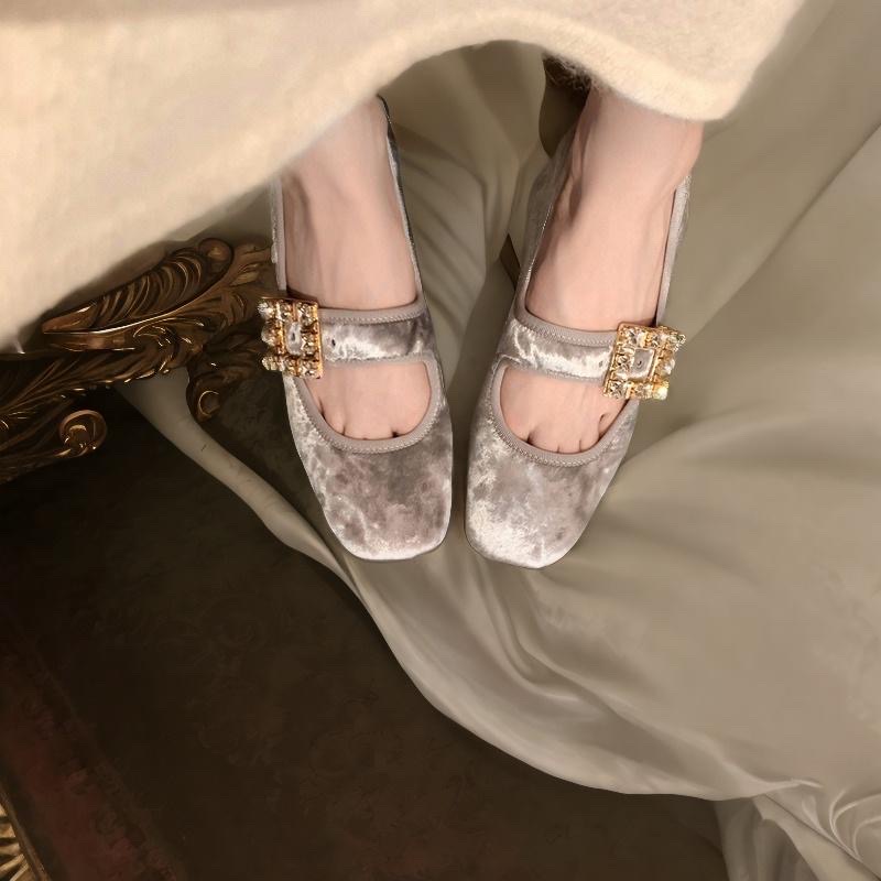 法式方头水钻玛丽珍鞋女芭蕾舞鞋2025新款气质单鞋扣带平底丝绒鞋 - 图0