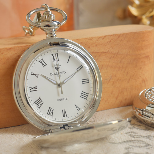 上海钻石牌怀表男款石英手表学生夜光复古镂空中老年护士挂表 - 图0