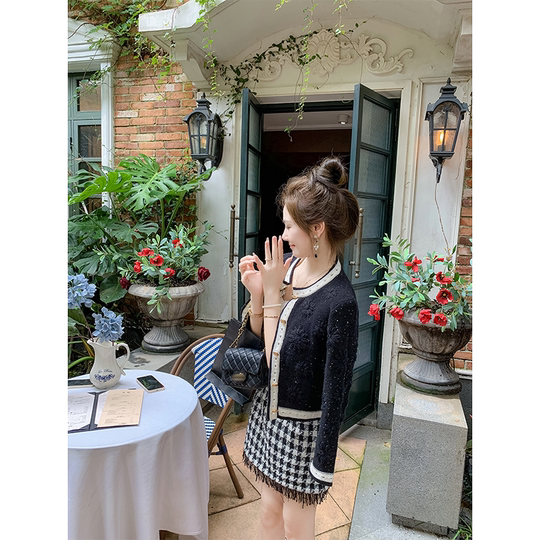 鱼兔子的兔子 钩花亮片名媛针织上衣女秋冬新款长袖外搭开衫外套