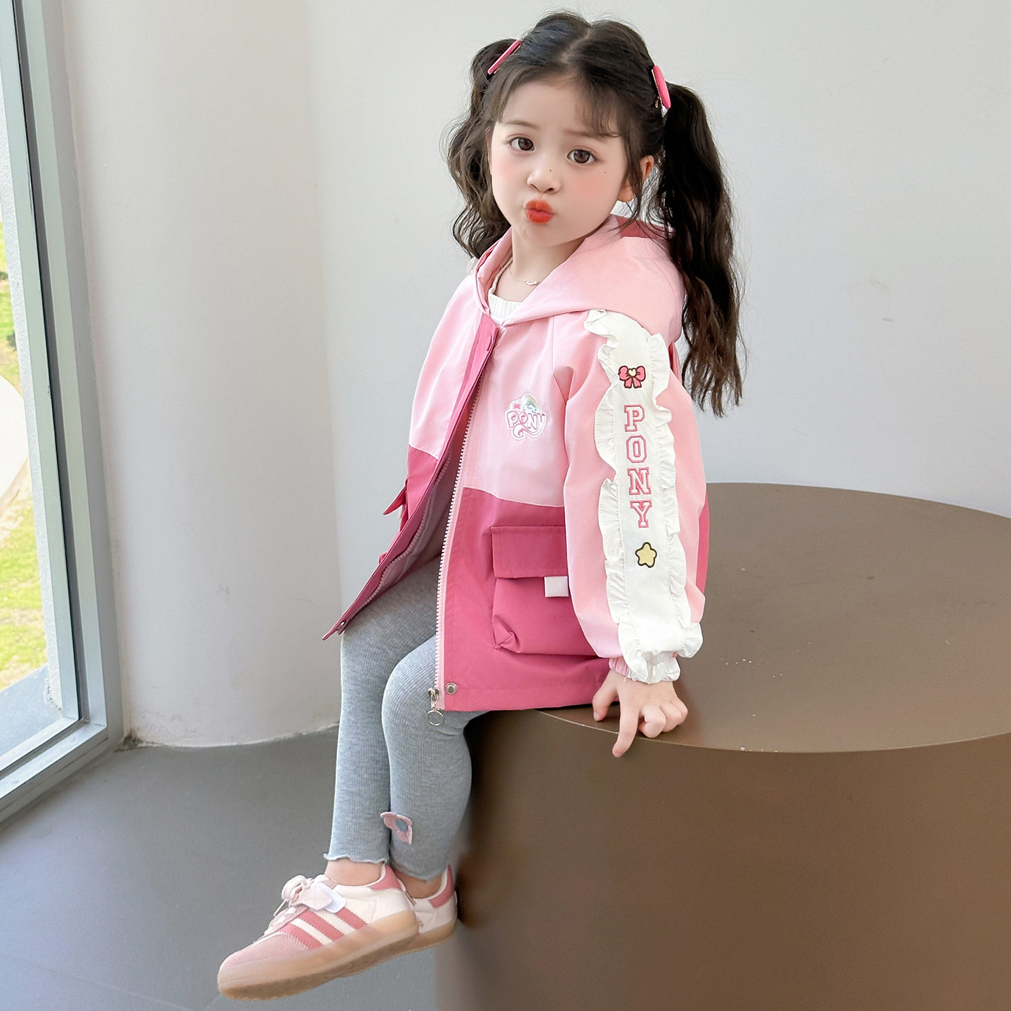 女童秋装冲锋衣外套女孩连帽保暖衣服韩版休闲上衣女宝宝秋季外套 - 图1