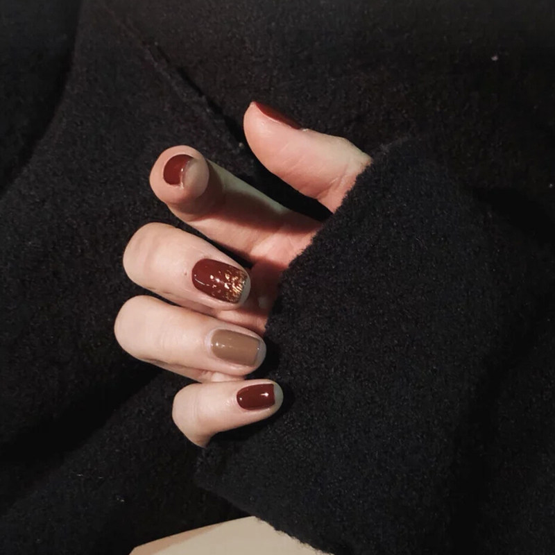 奕妃咖啡色指甲油胶2021款秋冬色焦糖显白网红色流行色光疗美甲胶