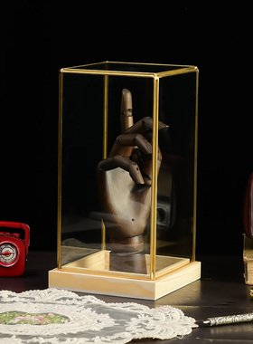 黄铜玻璃罩展示北欧轻奢