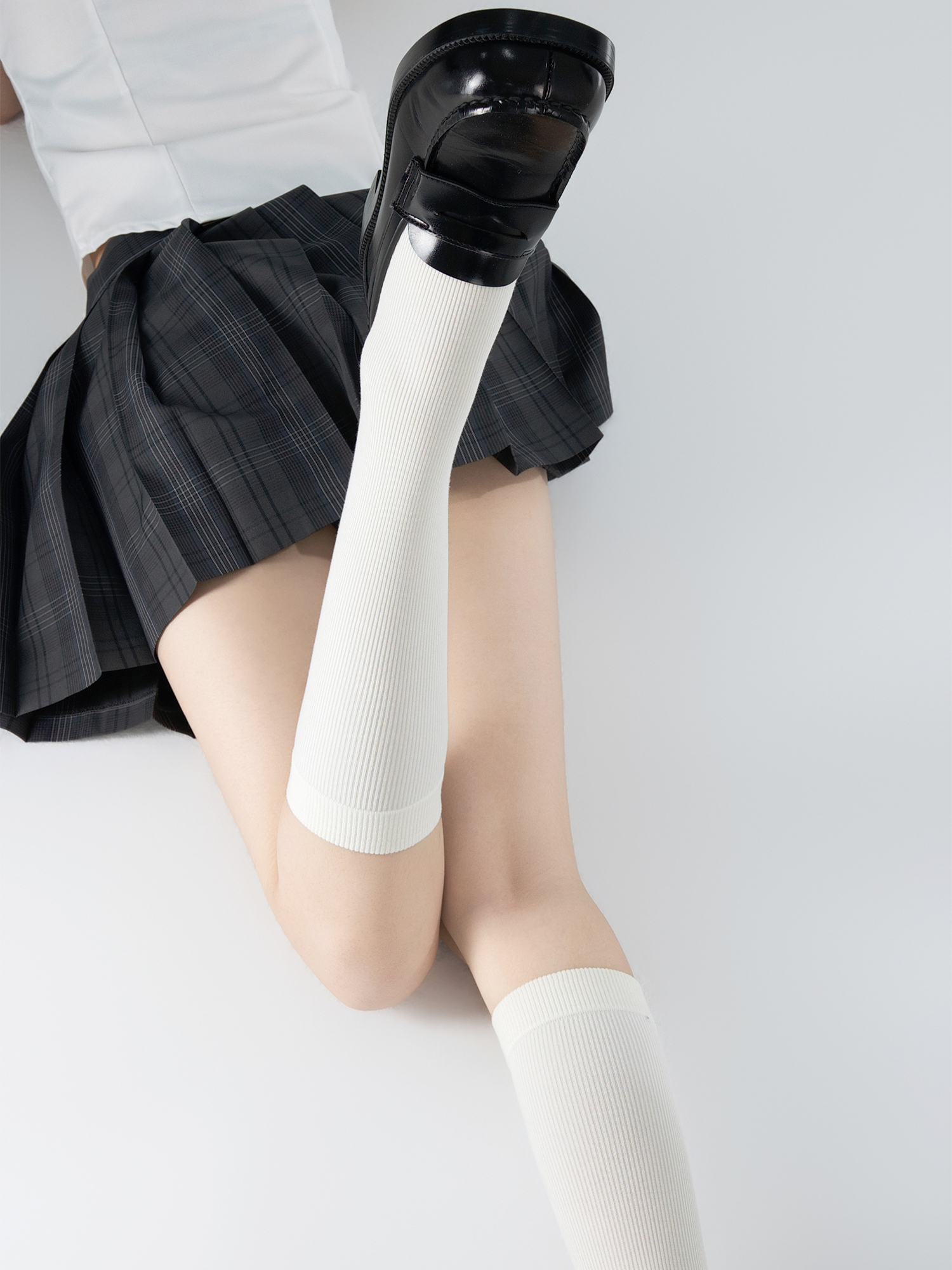 抵达一楼白色针织小腿袜女日系jk堆堆袜个性复古简约中筒棉袜百搭 - 图1