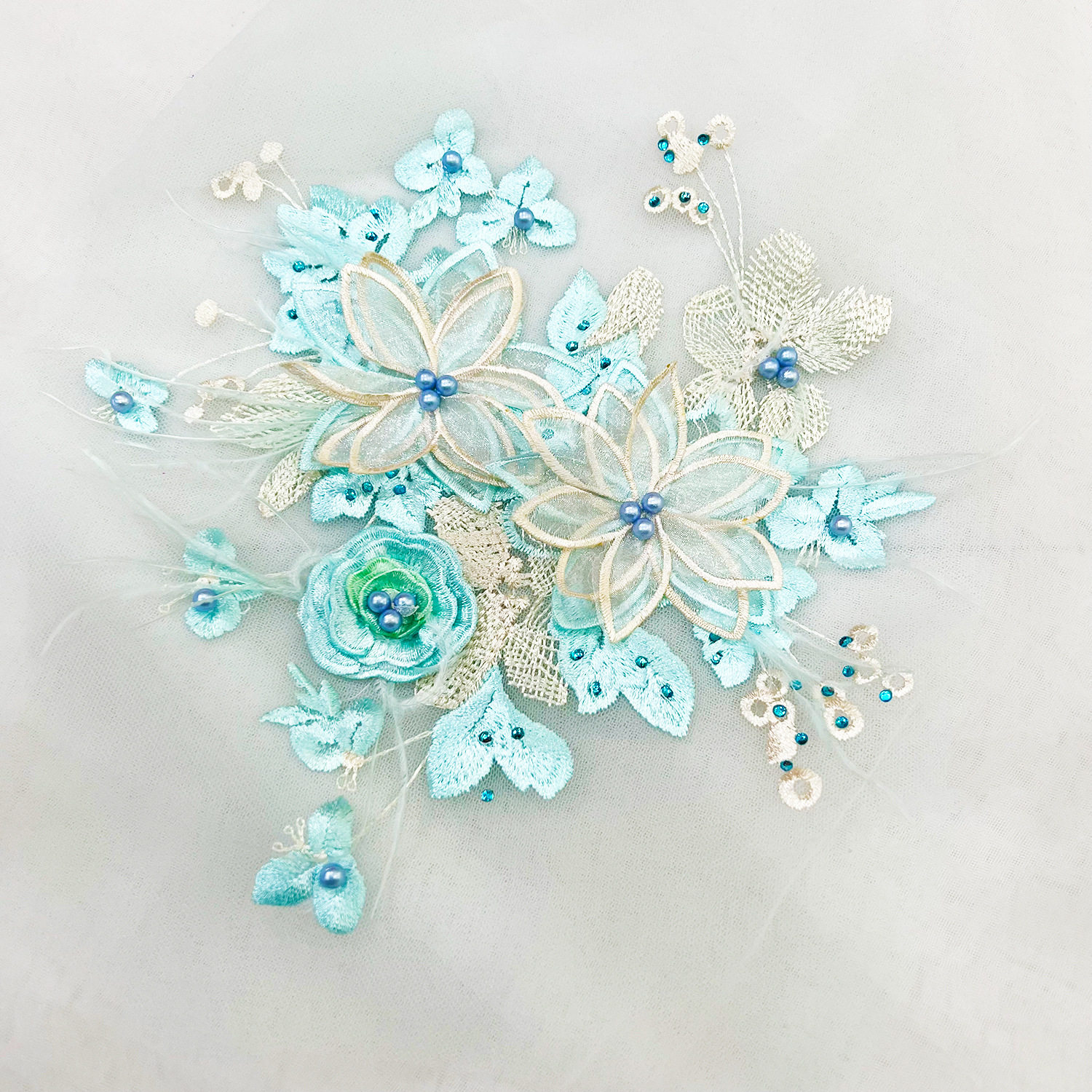 网布底亮片绣花布贴 羽毛贴布 童装贴布 立体刺绣现货供应zs42