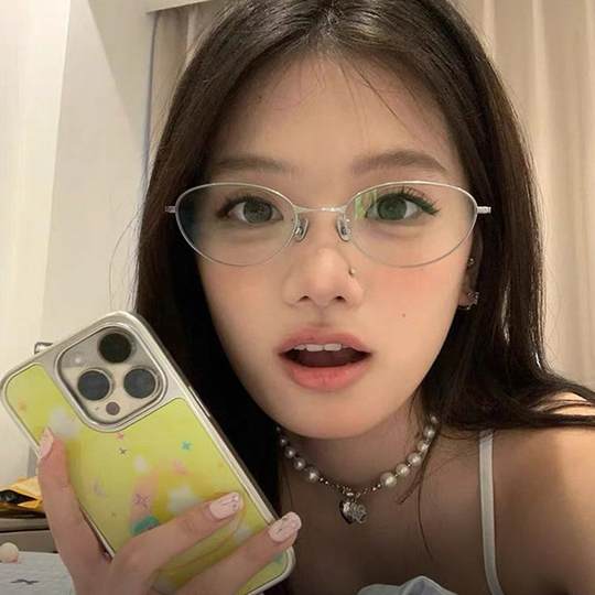 高智感眼镜超轻方圆脸素颜猫眼纯钛女近视檀健次同款银框眼镜框架