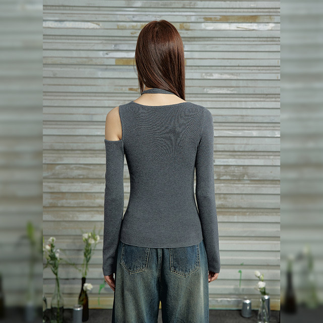 UNIFREEV collar off-the-shoulder sweater