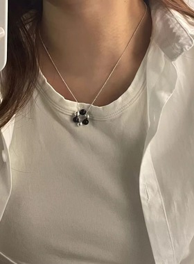 一恋彩色小圆珠拼色花环吊坠项链女简约冷淡风气质百搭精致锁骨链