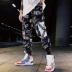 Quần nam phiên bản Hàn Quốc của xu hướng xuân hè quần thể thao hip hop Quần lửng ống rộng giản dị thương hiệu quần yếm - Quần thể thao quần thể thao adidas Quần thể thao