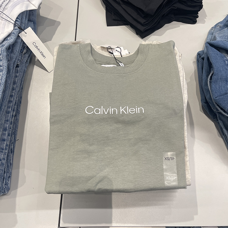 JENNIE同款Calvin Klein CK女士夏季休闲宽松LOGO圆领纯棉短袖T恤 - 图3