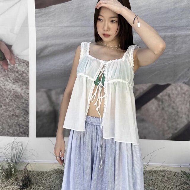 Viaplain lace french halter top