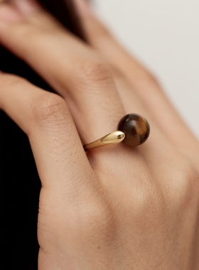 金色圆形虎眼石戒指女