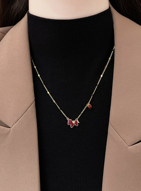 马上有钱红色小马钱币吊坠项链女