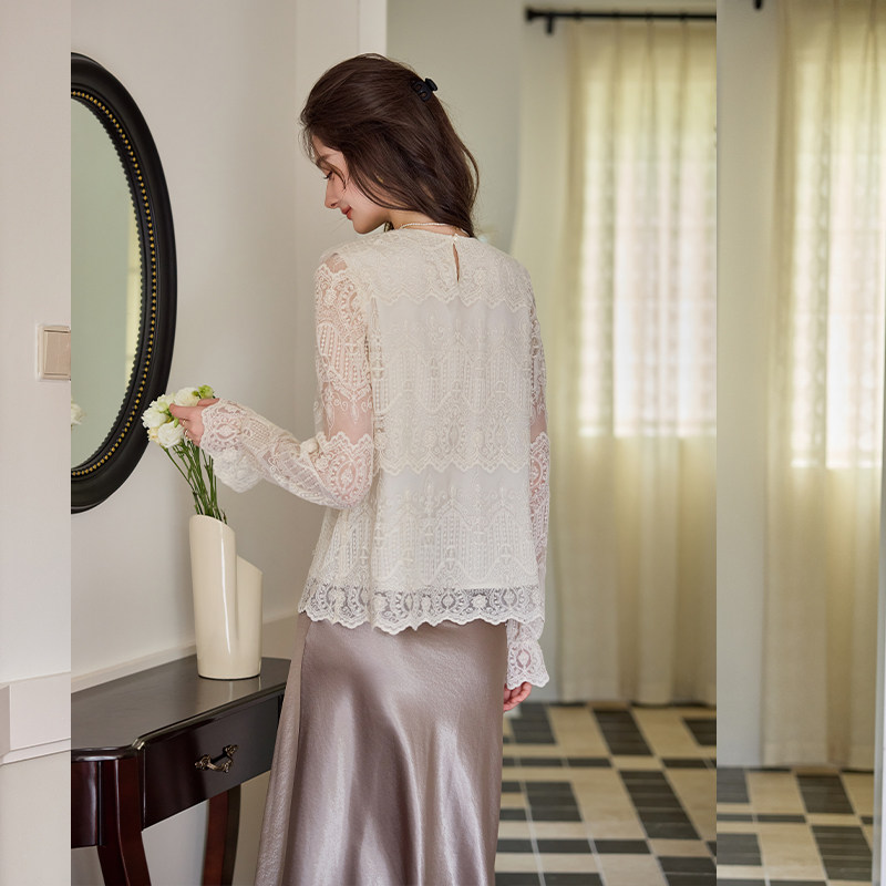 白鹿语法式复古蕾丝拼接亮片衬衫25秋新款设计感优雅别致套头上衣